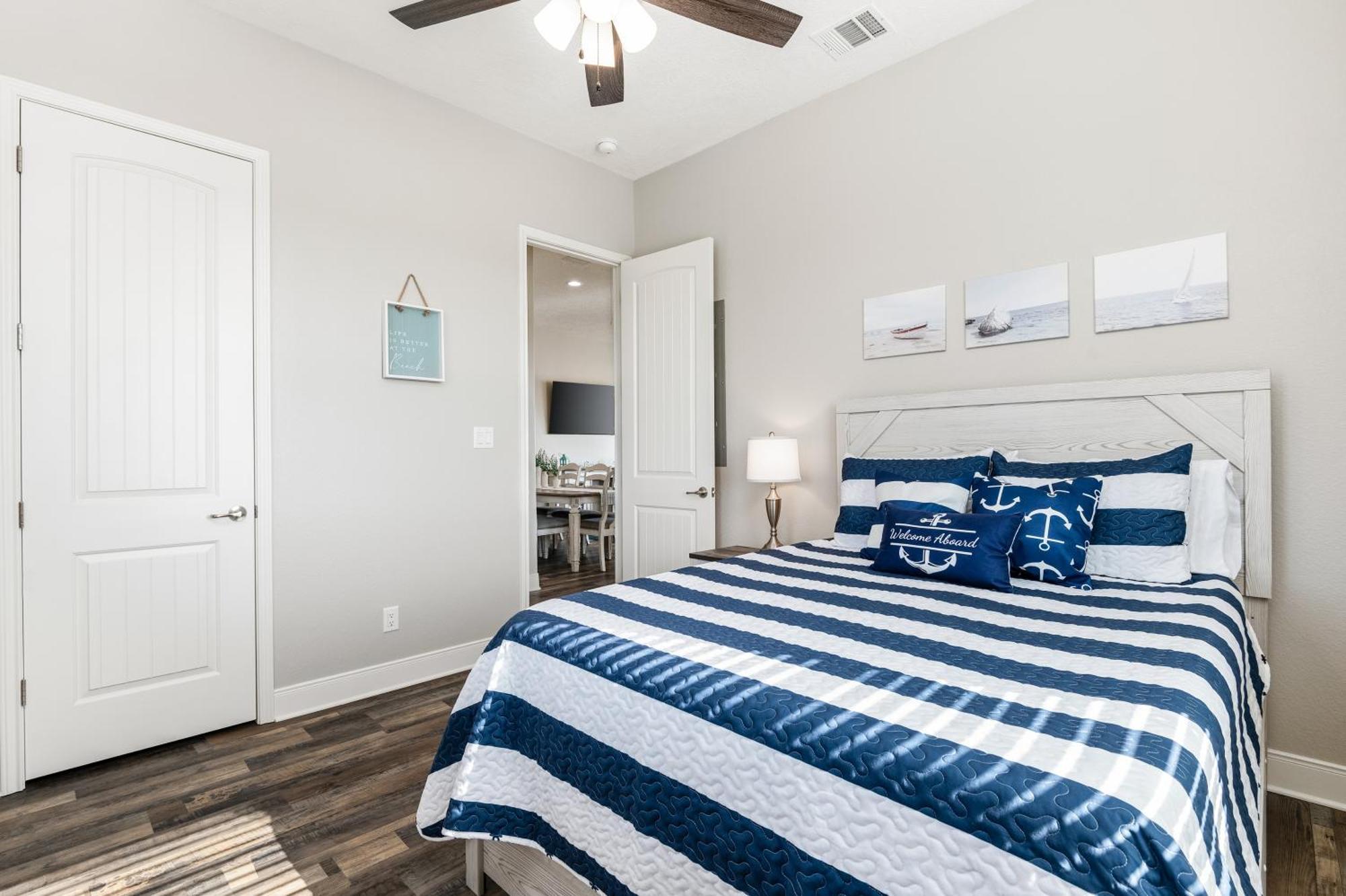 Stylish 4Br Crystal Beach Retreat Walk To Beach Bolivar Peninsula Exterior photo